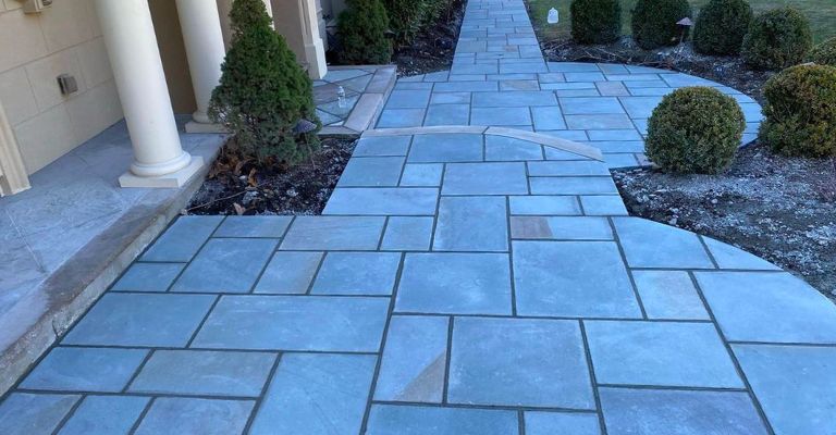thermal-variegated-bluestone-walkway